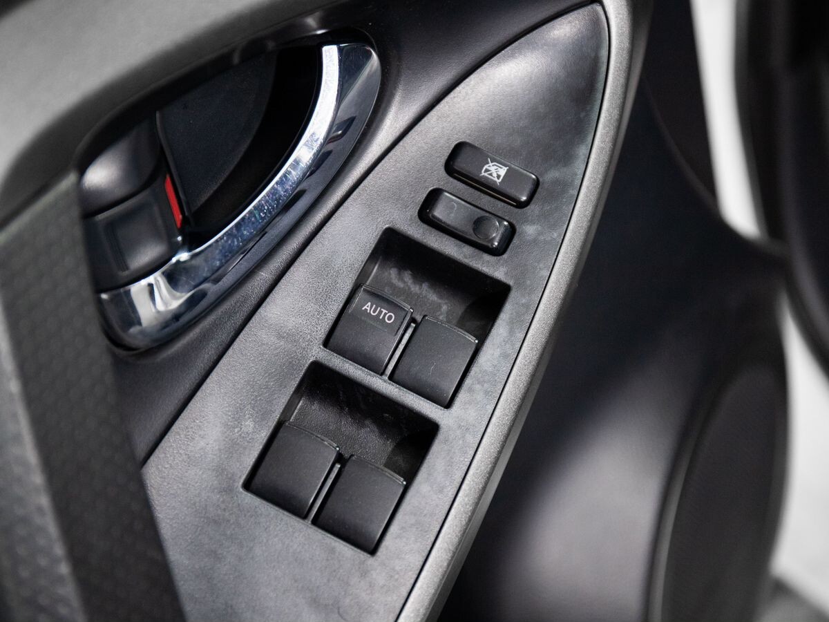 Toyota RAV4 2011 - фото автомобиля