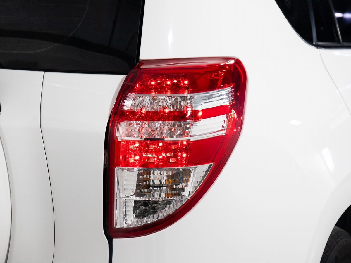 Toyota RAV4 2011 - фото автомобиля