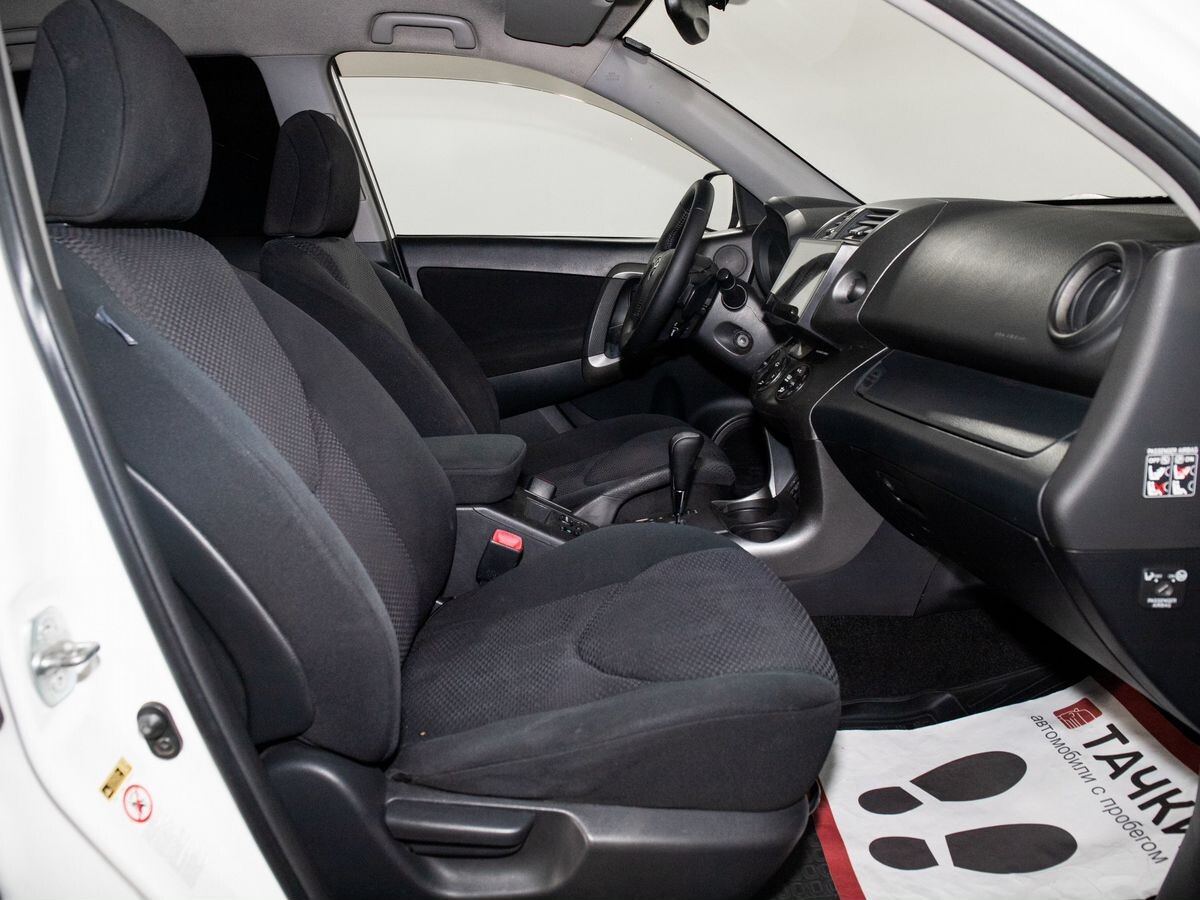 Toyota RAV4 2011 - фото автомобиля