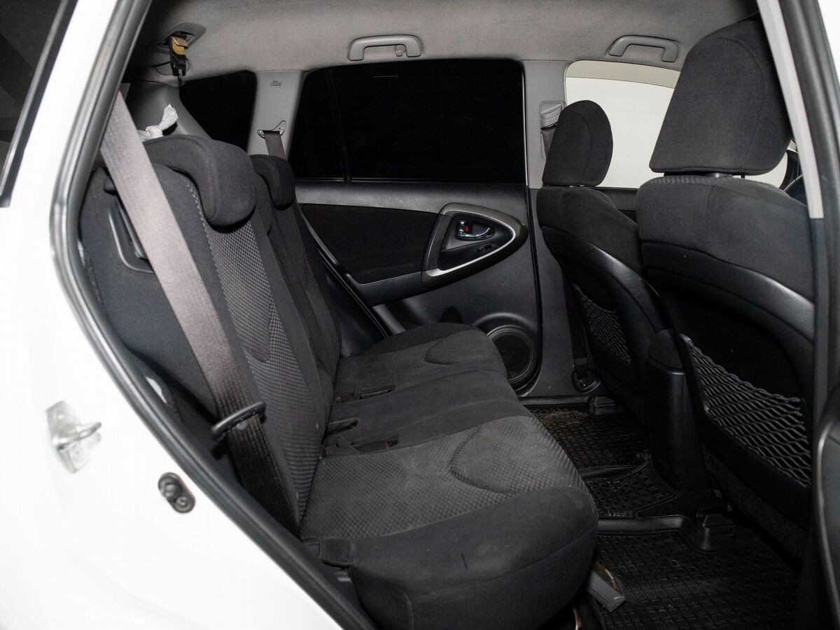 Toyota RAV4 2011 - фото автомобиля