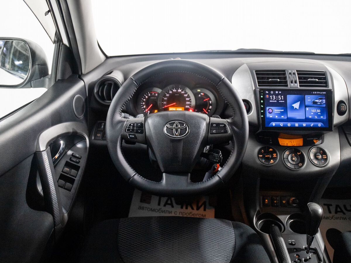 Toyota RAV4 2011 - фото автомобиля