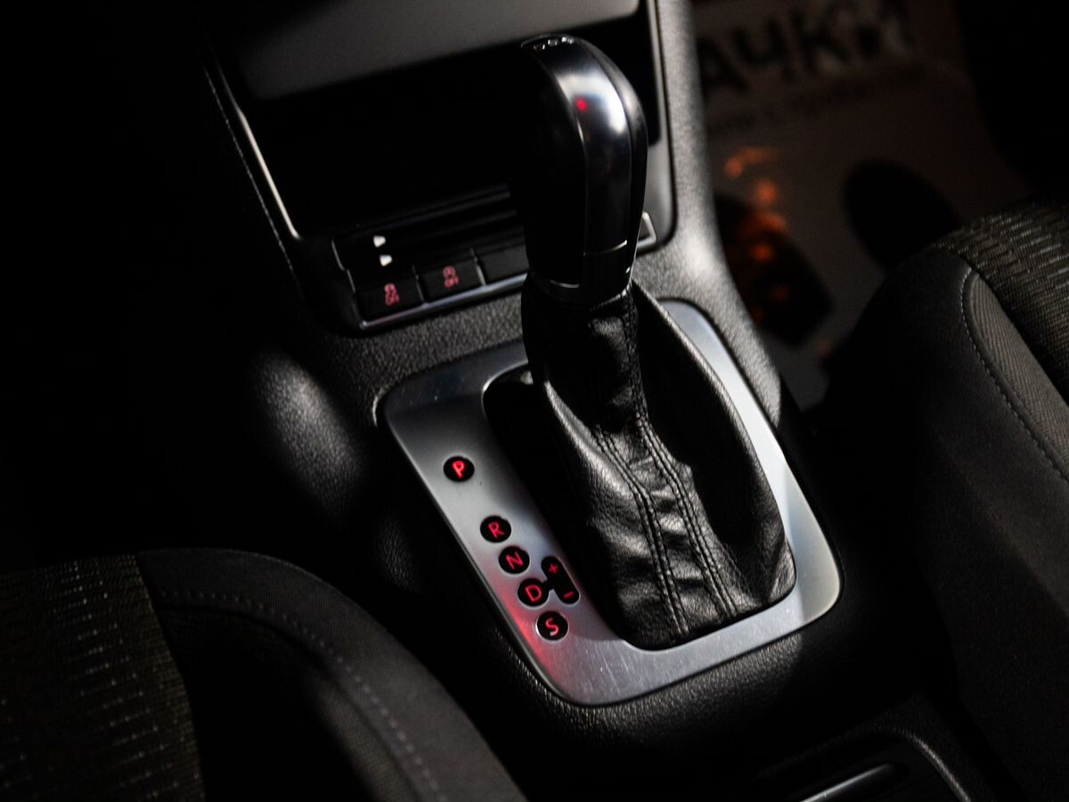Volkswagen Tiguan 2012 - фото автомобиля