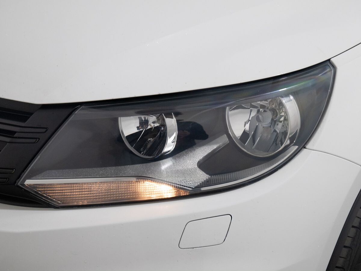 Volkswagen Tiguan 2012 - фото автомобиля