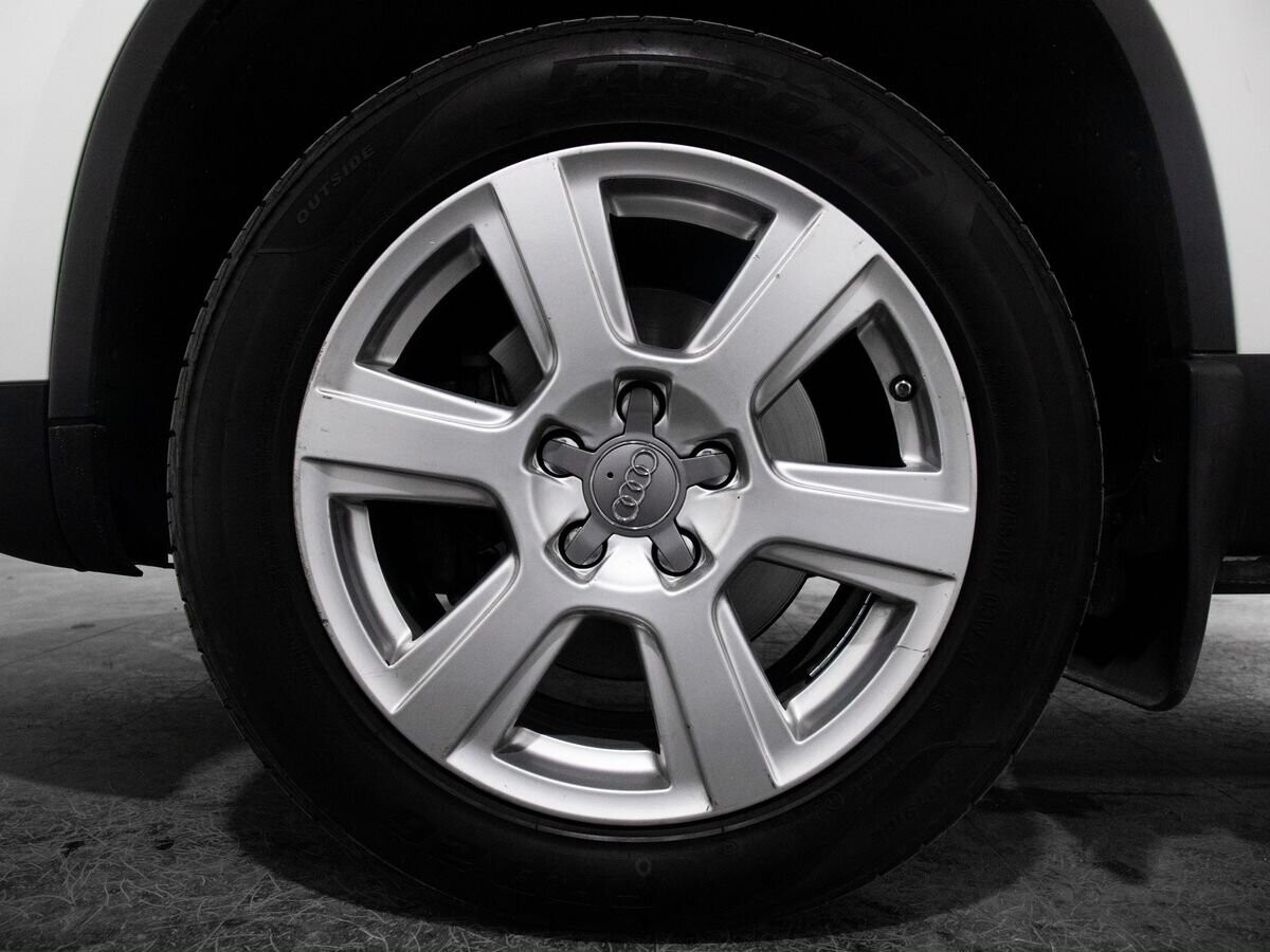 Volkswagen Tiguan 2012 - фото автомобиля