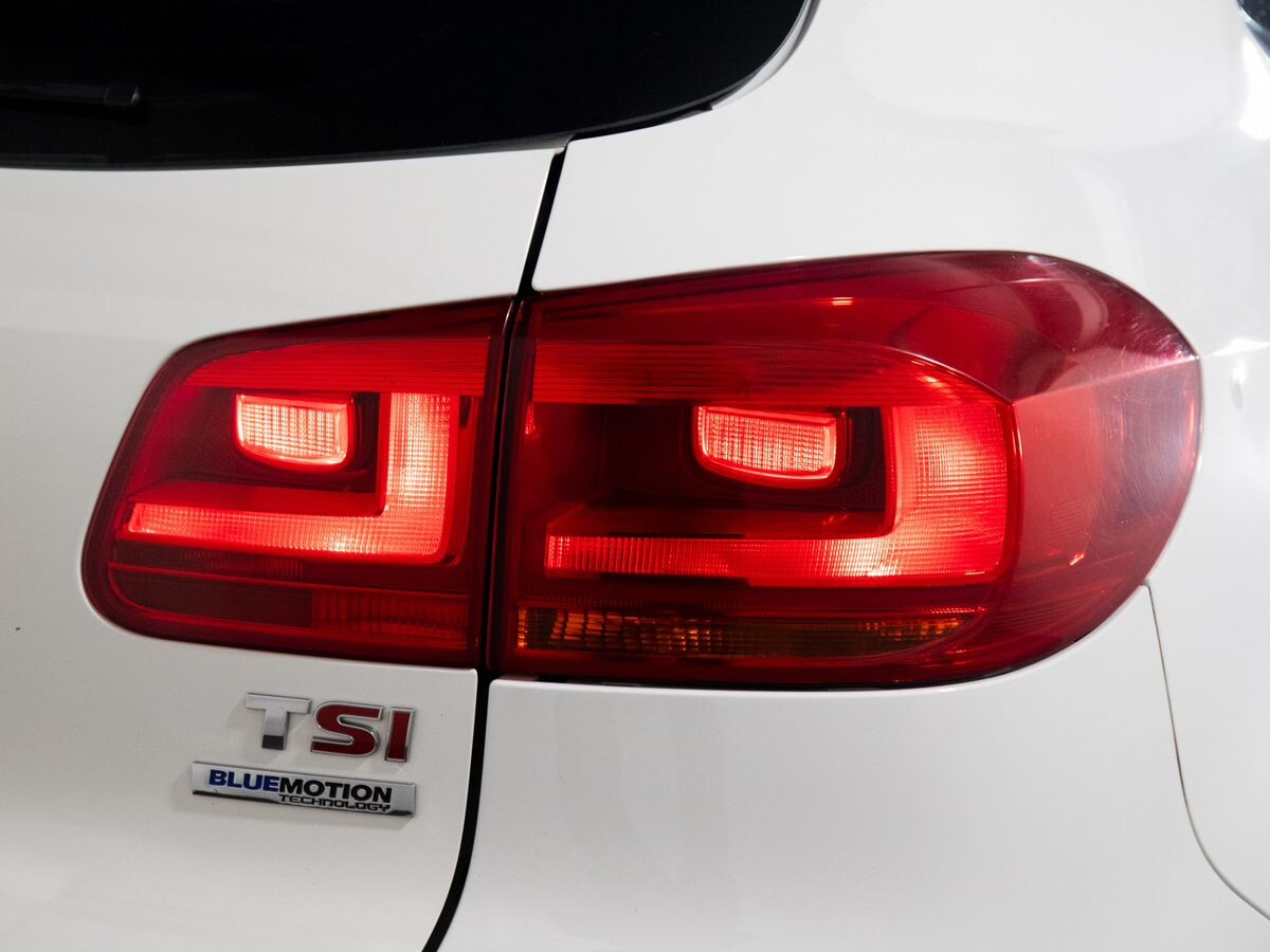 Volkswagen Tiguan 2012 - фото автомобиля