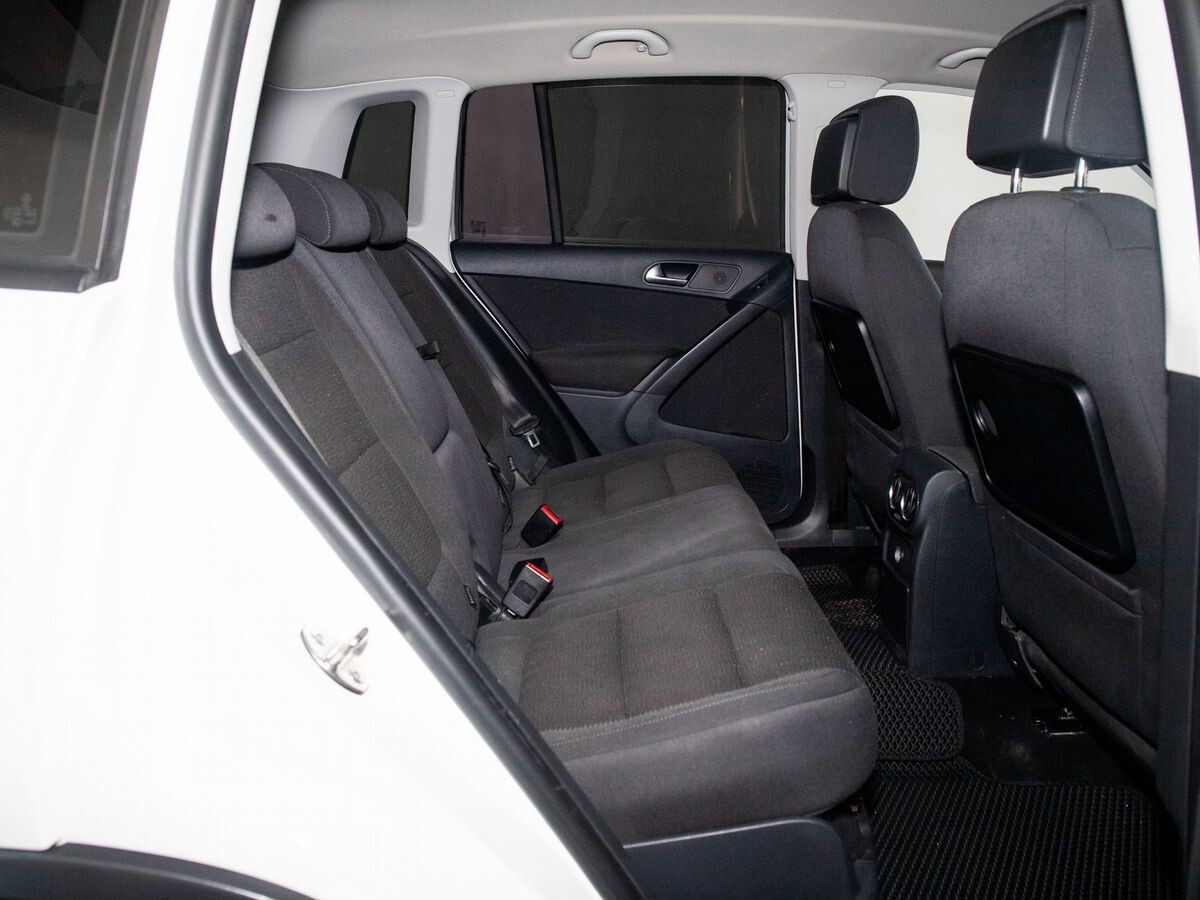 Volkswagen Tiguan 2012 - фото автомобиля