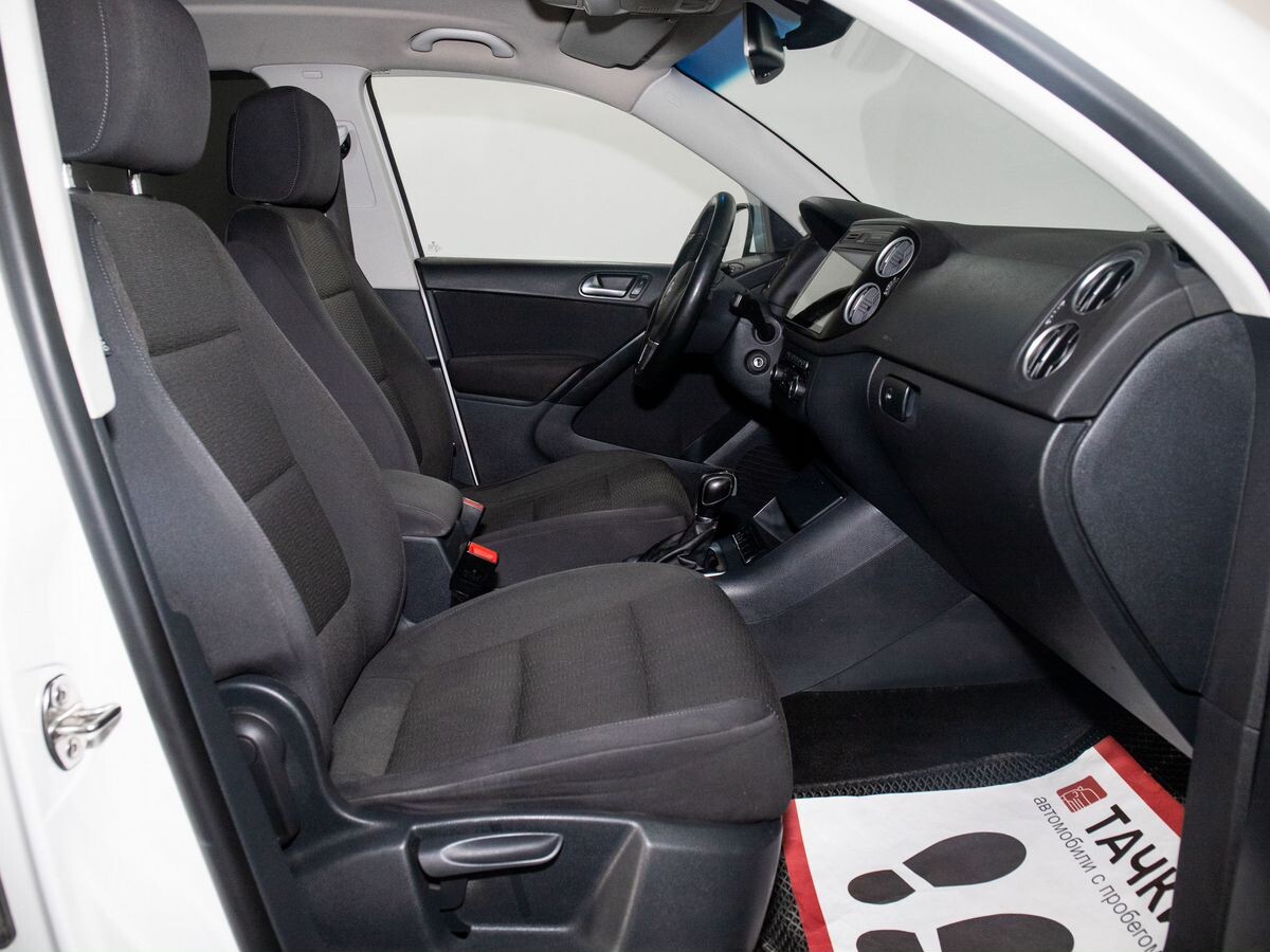 Volkswagen Tiguan 2012 - фото автомобиля