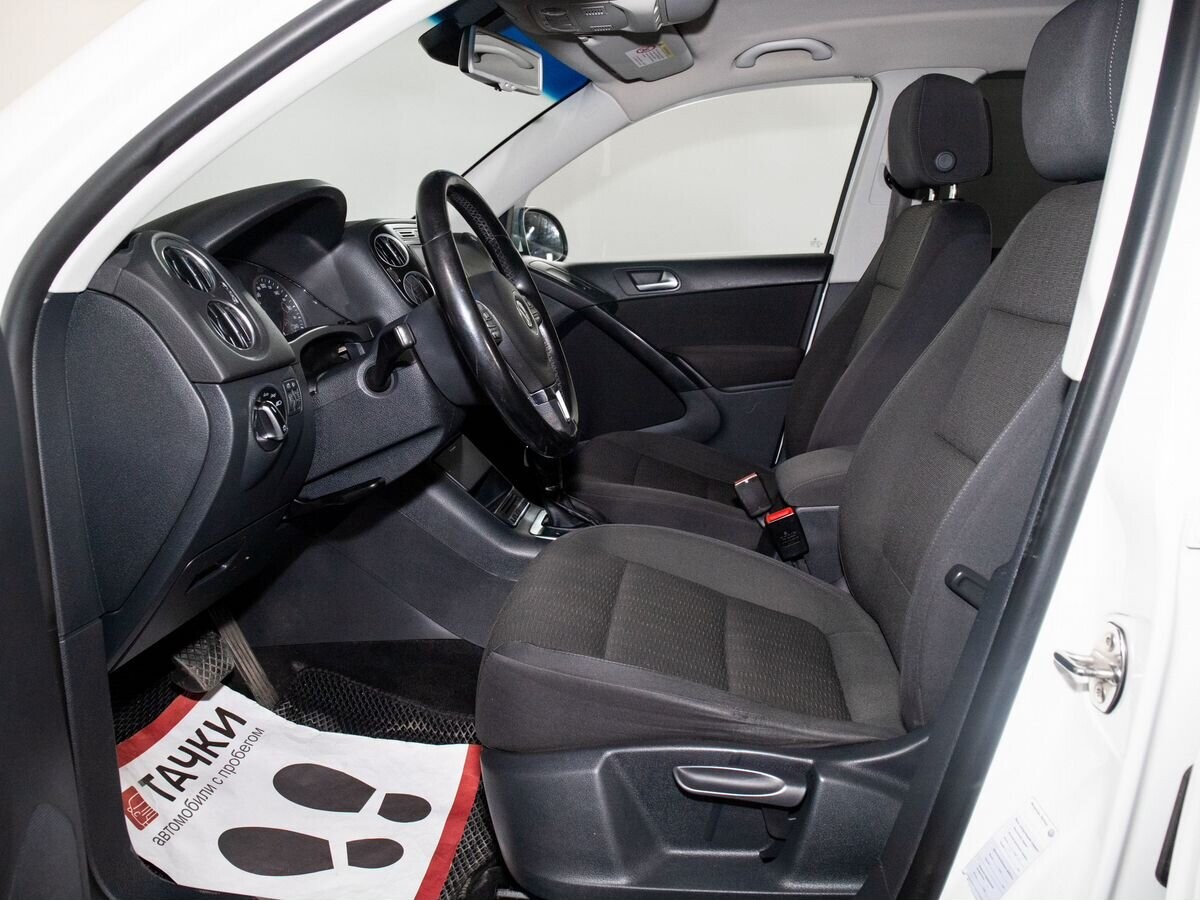 Volkswagen Tiguan 2012 - фото автомобиля