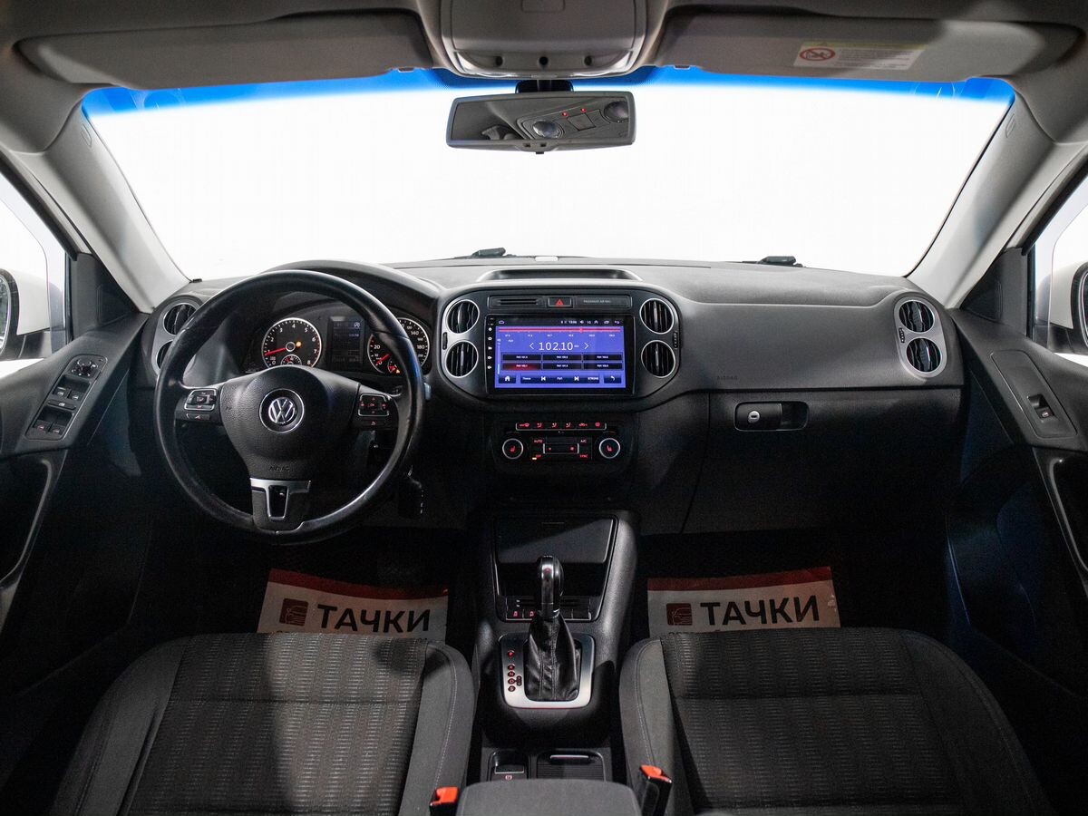 Volkswagen Tiguan 2012 - фото автомобиля