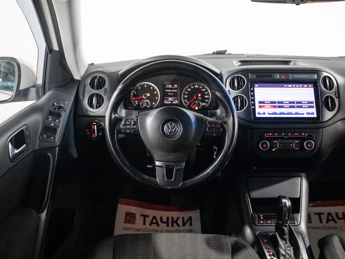 Volkswagen Tiguan 2012 - фото автомобиля