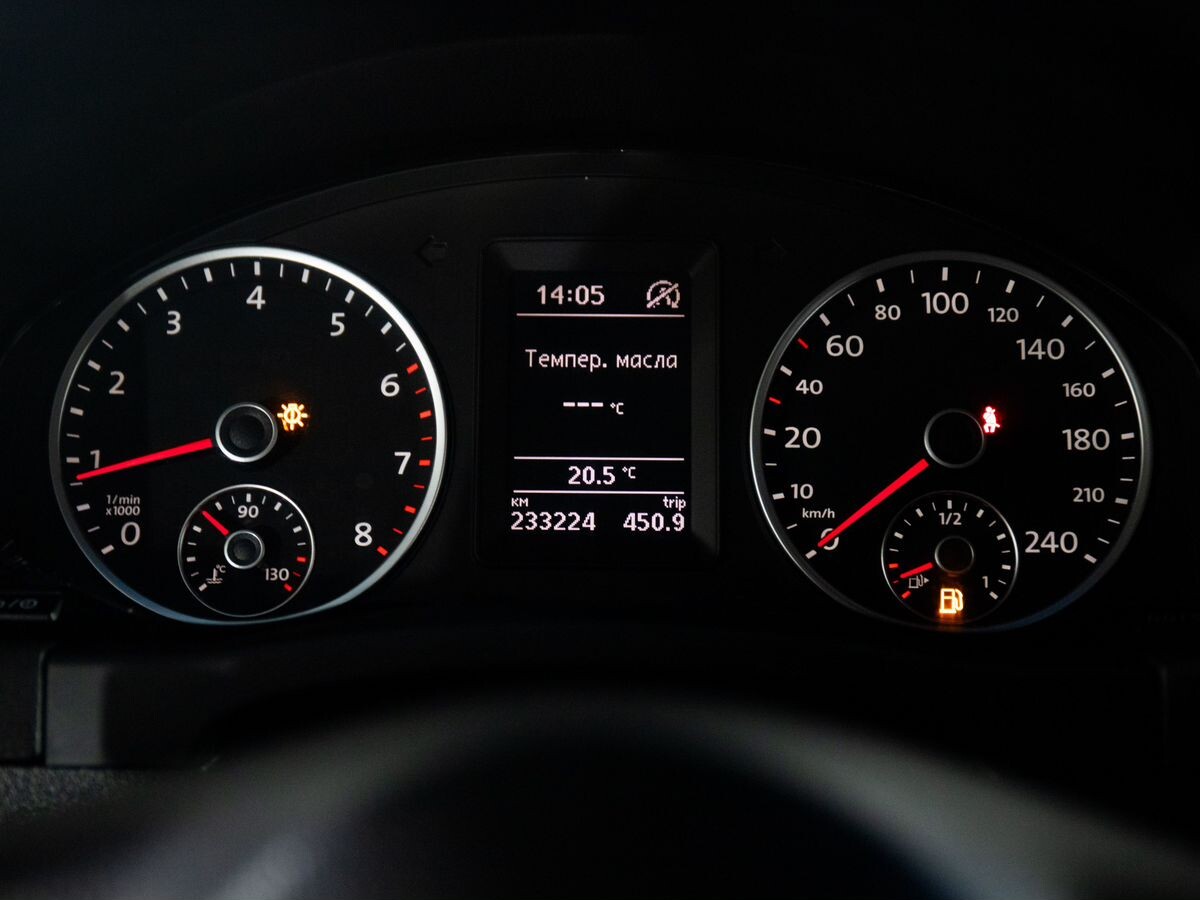 Volkswagen Tiguan 2012 - фото автомобиля