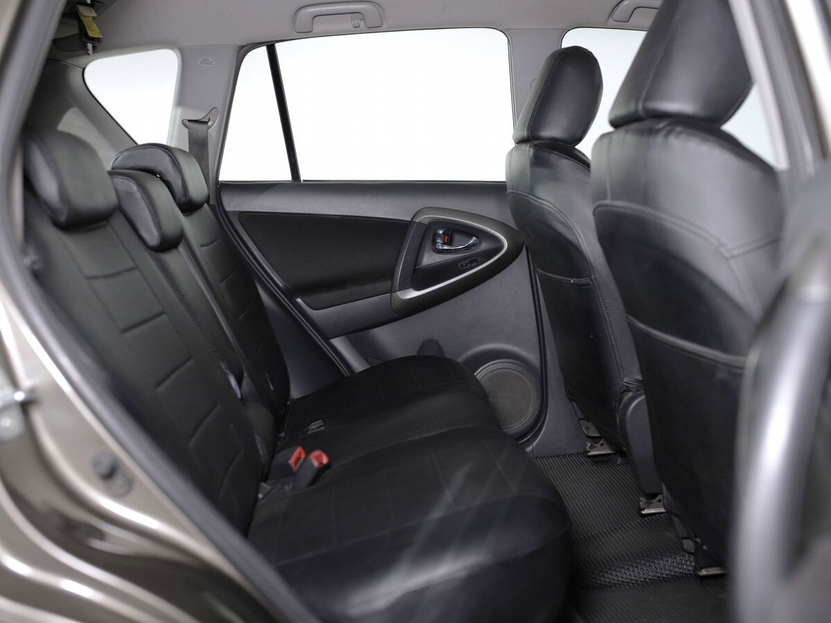 Toyota RAV4 2010 - фото автомобиля