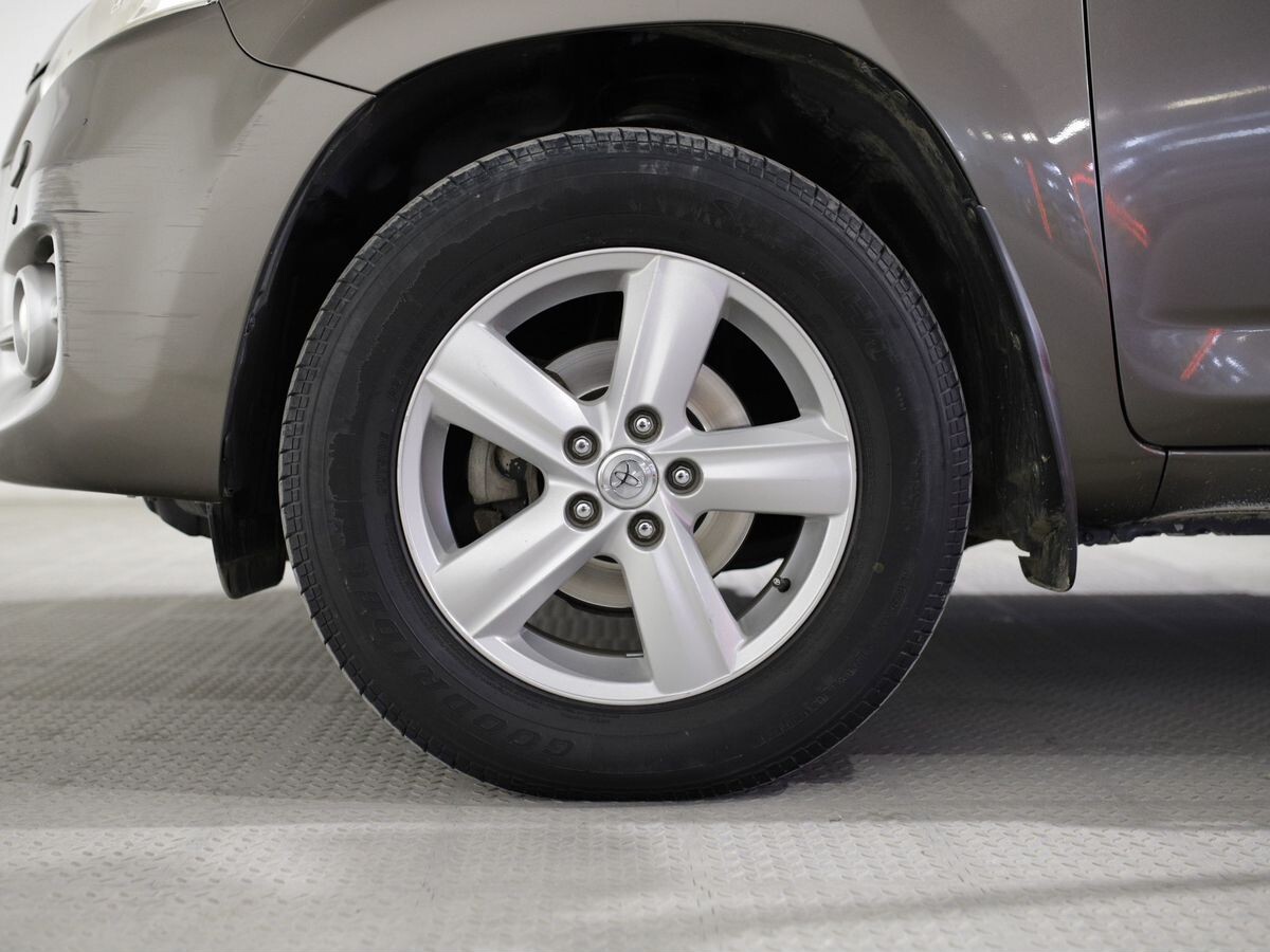 Toyota RAV4 2010 - фото автомобиля