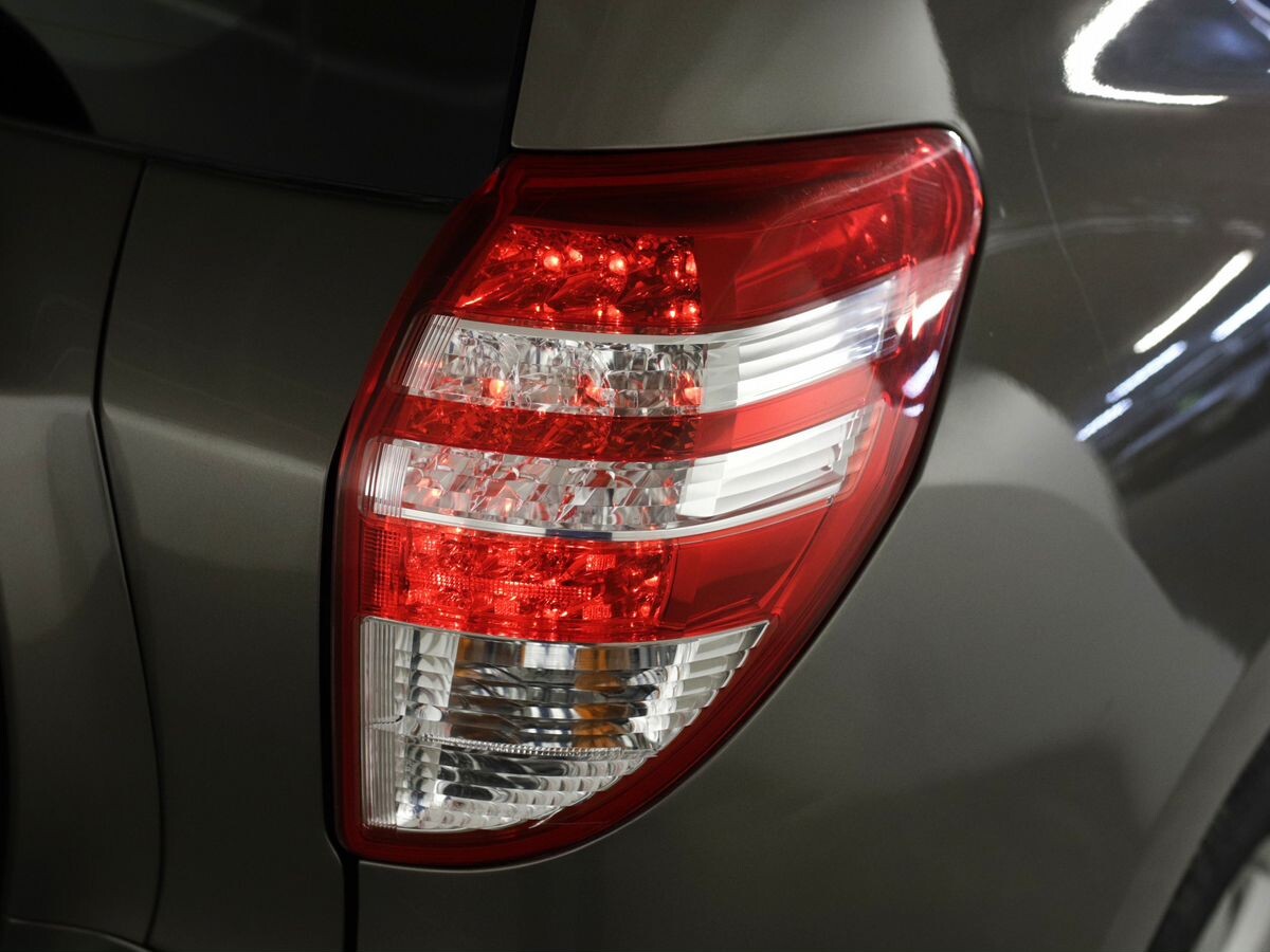 Toyota RAV4 2010 - фото автомобиля