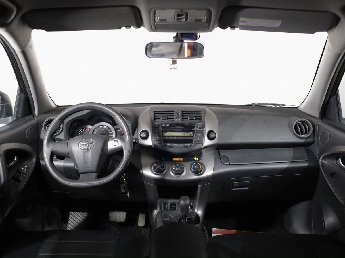 Toyota RAV4 2010 - фото автомобиля