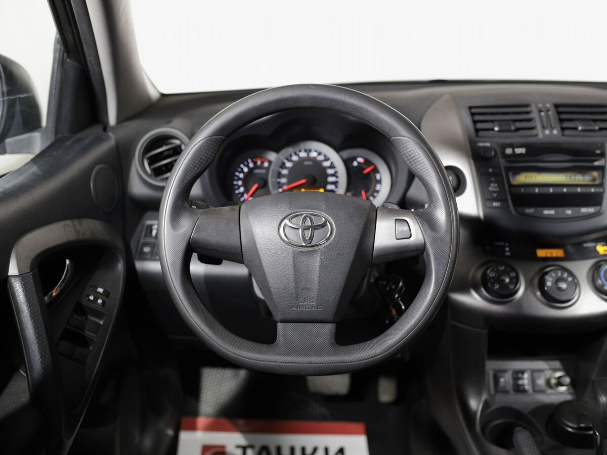Toyota RAV4 2010 - фото автомобиля