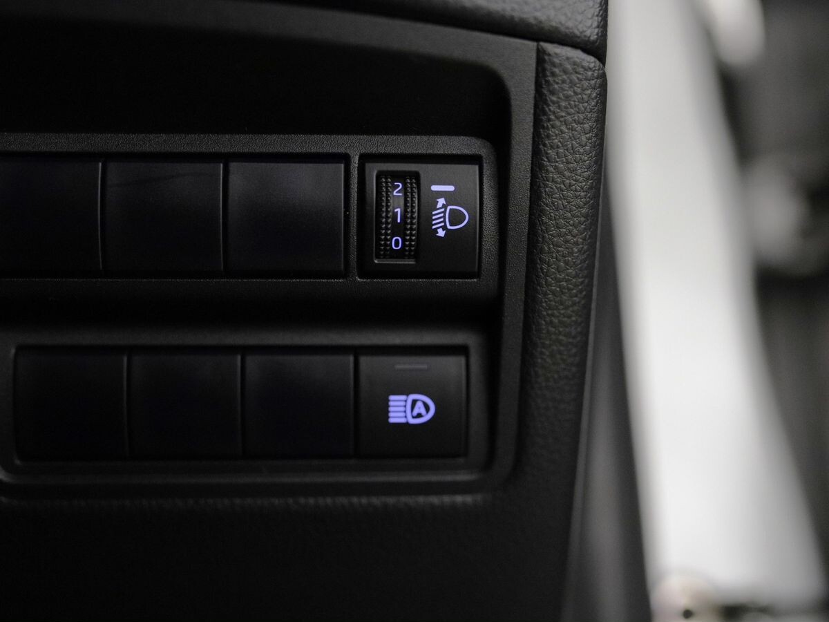 Toyota Yaris 2021 - фото автомобиля