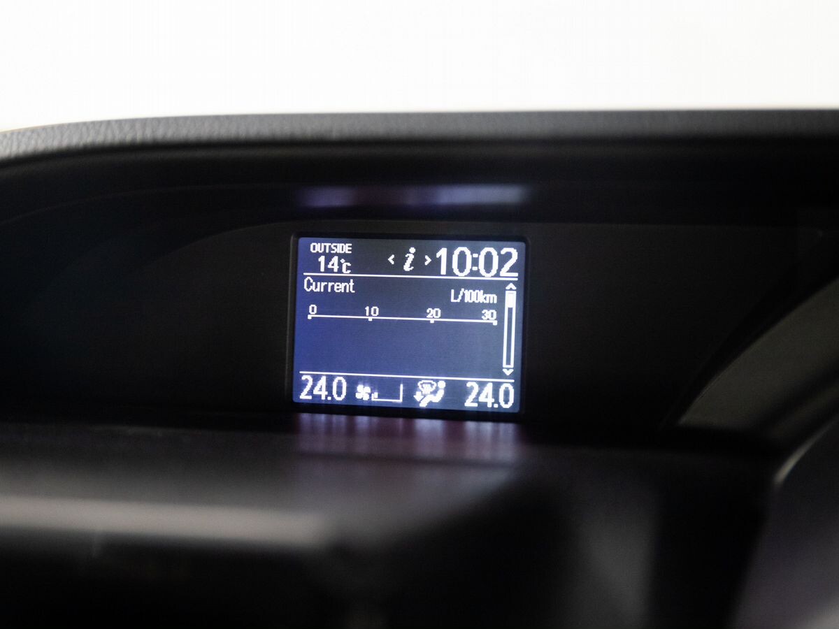 Toyota Noah 2017 - фото автомобиля