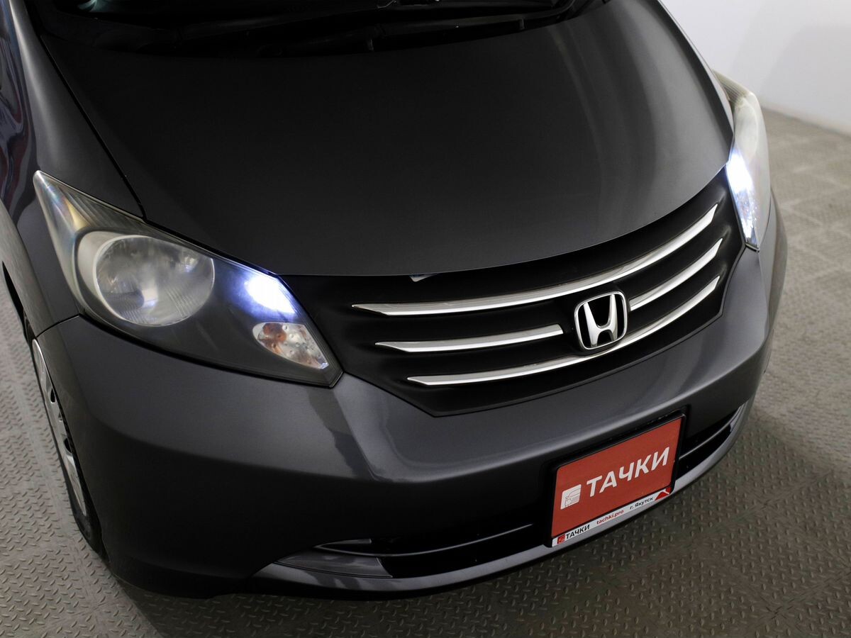 Honda Freed 2010 - фото автомобиля