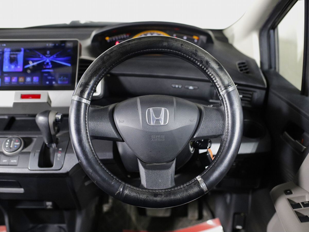 Honda Freed 2010 - фото автомобиля