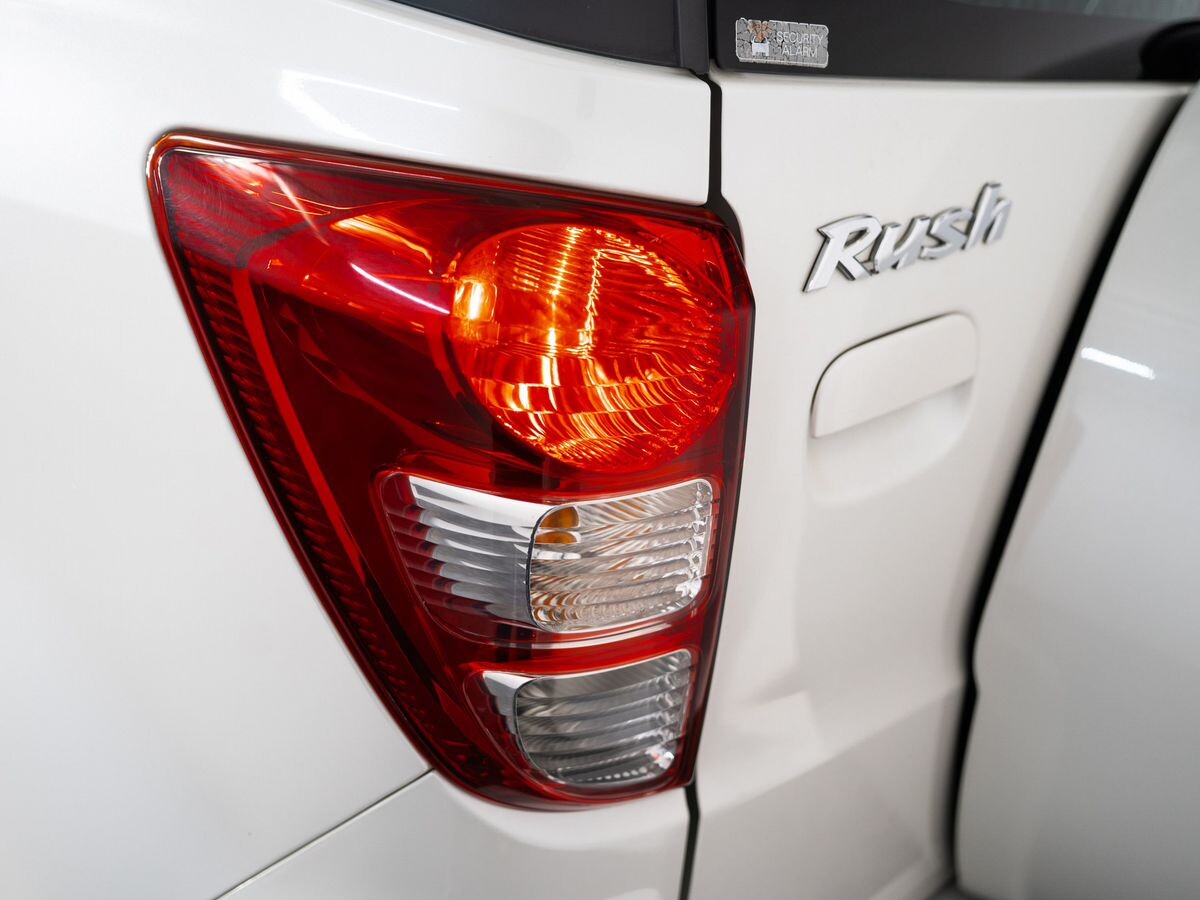 Toyota Rush 2008 - фото автомобиля
