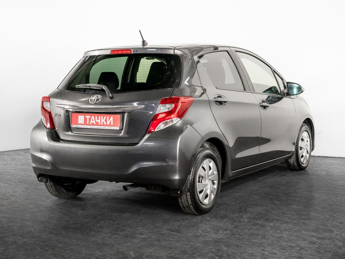 Toyota Vitz 2015 - фото автомобиля
