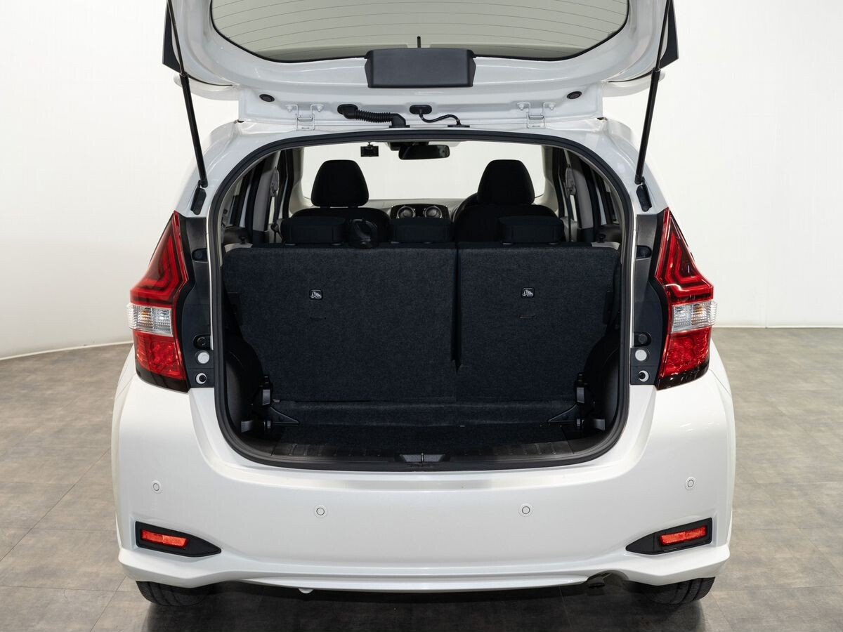 Nissan Note 2019 - фото автомобиля