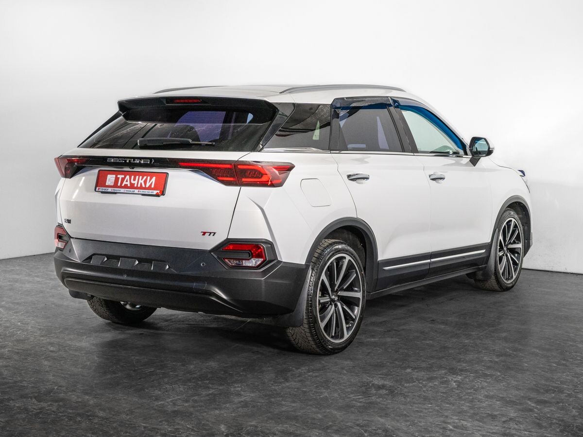 FAW Bestune T77 2022 - фото автомобиля