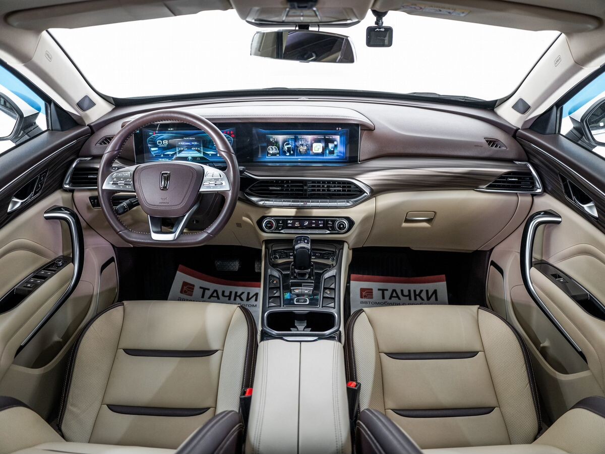 FAW Bestune T77 2022 - фото автомобиля