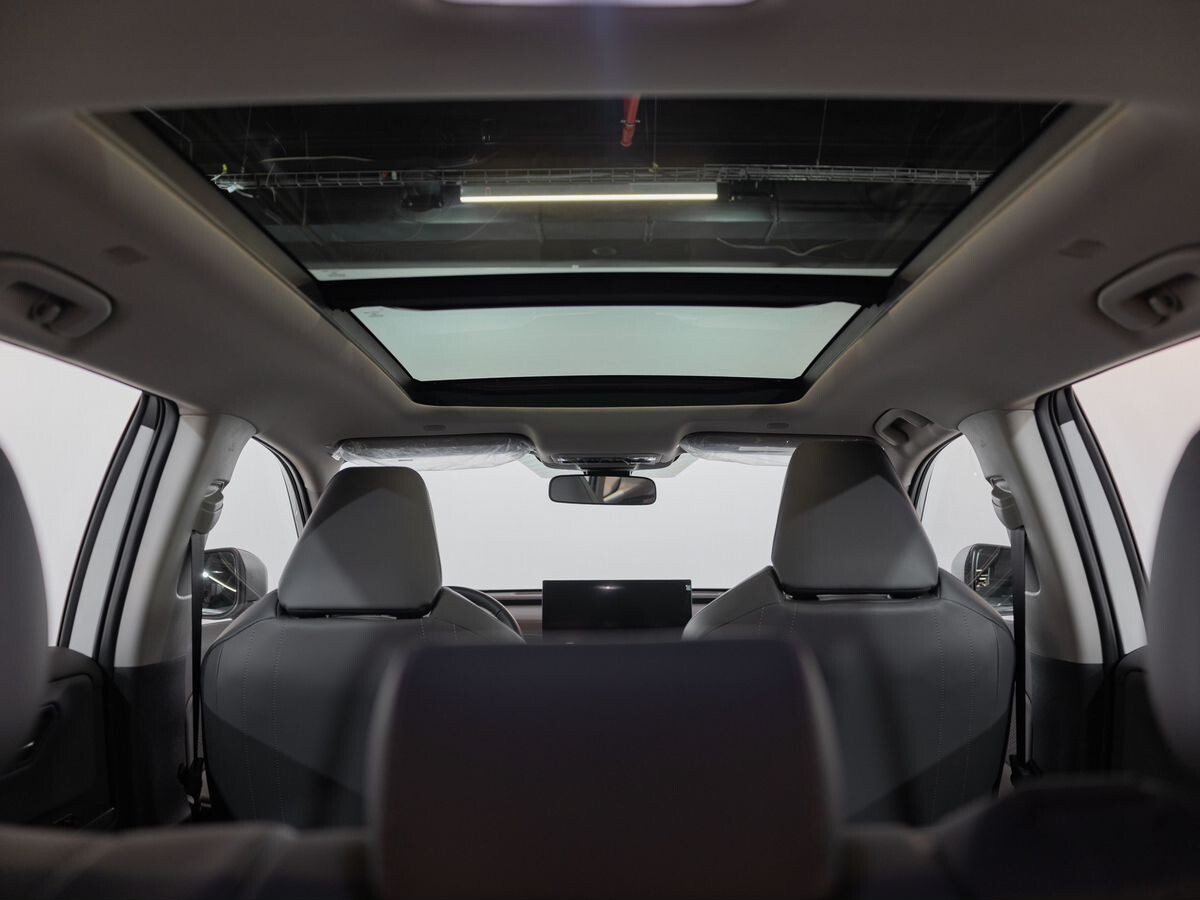 Toyota RAV4 2025 - фото автомобиля