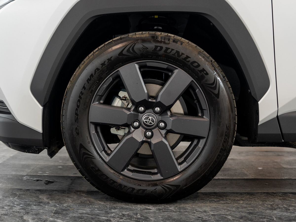 Toyota RAV4 2025 - фото автомобиля