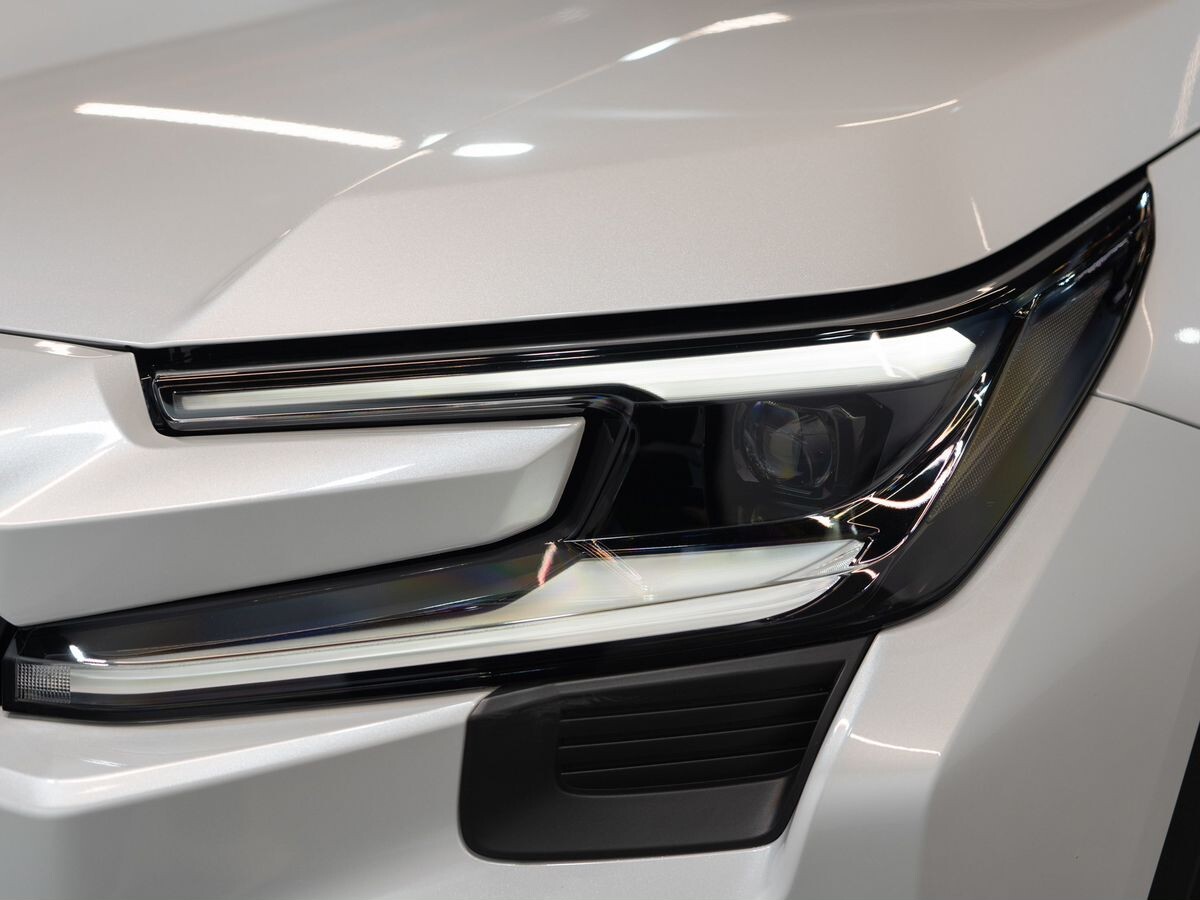 Toyota RAV4 2025 - фото автомобиля