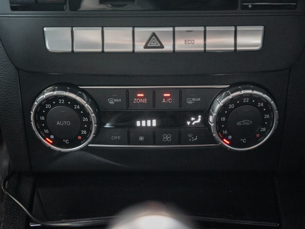 Mercedes-Benz C-Class 2012 - фото автомобиля
