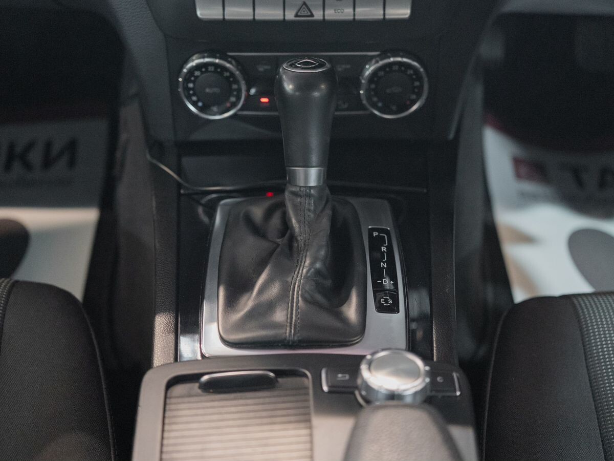 Mercedes-Benz C-Class 2012 - фото автомобиля