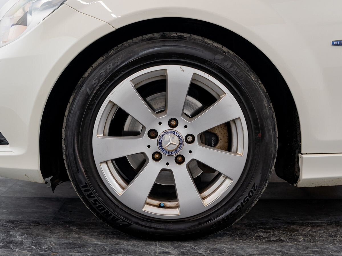 Mercedes-Benz C-Class 2012 - фото автомобиля