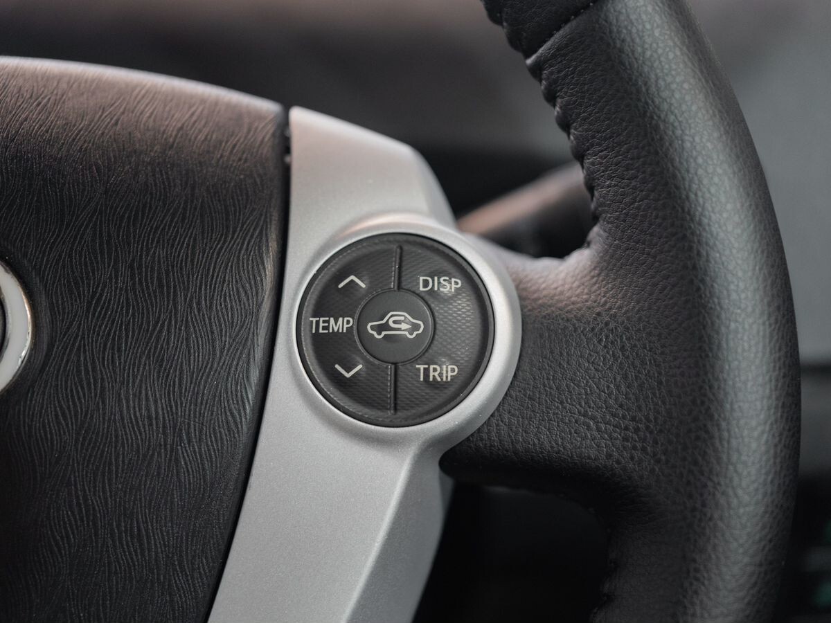 Toyota Prius 2012 - фото автомобиля