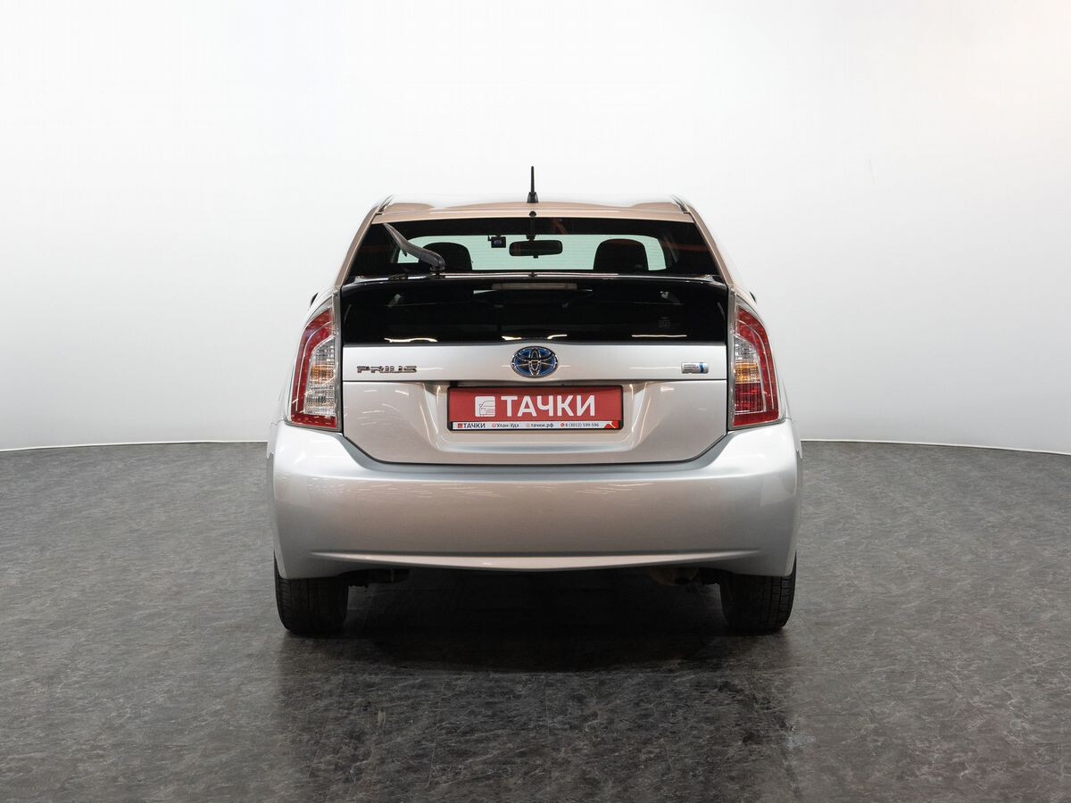 Toyota Prius 2012 - фото автомобиля
