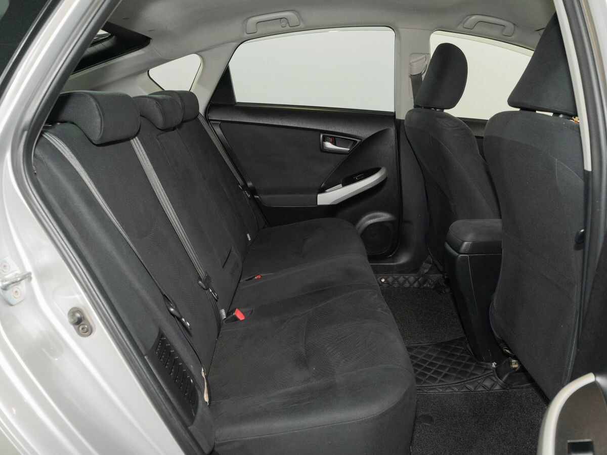 Toyota Prius 2012 - фото автомобиля