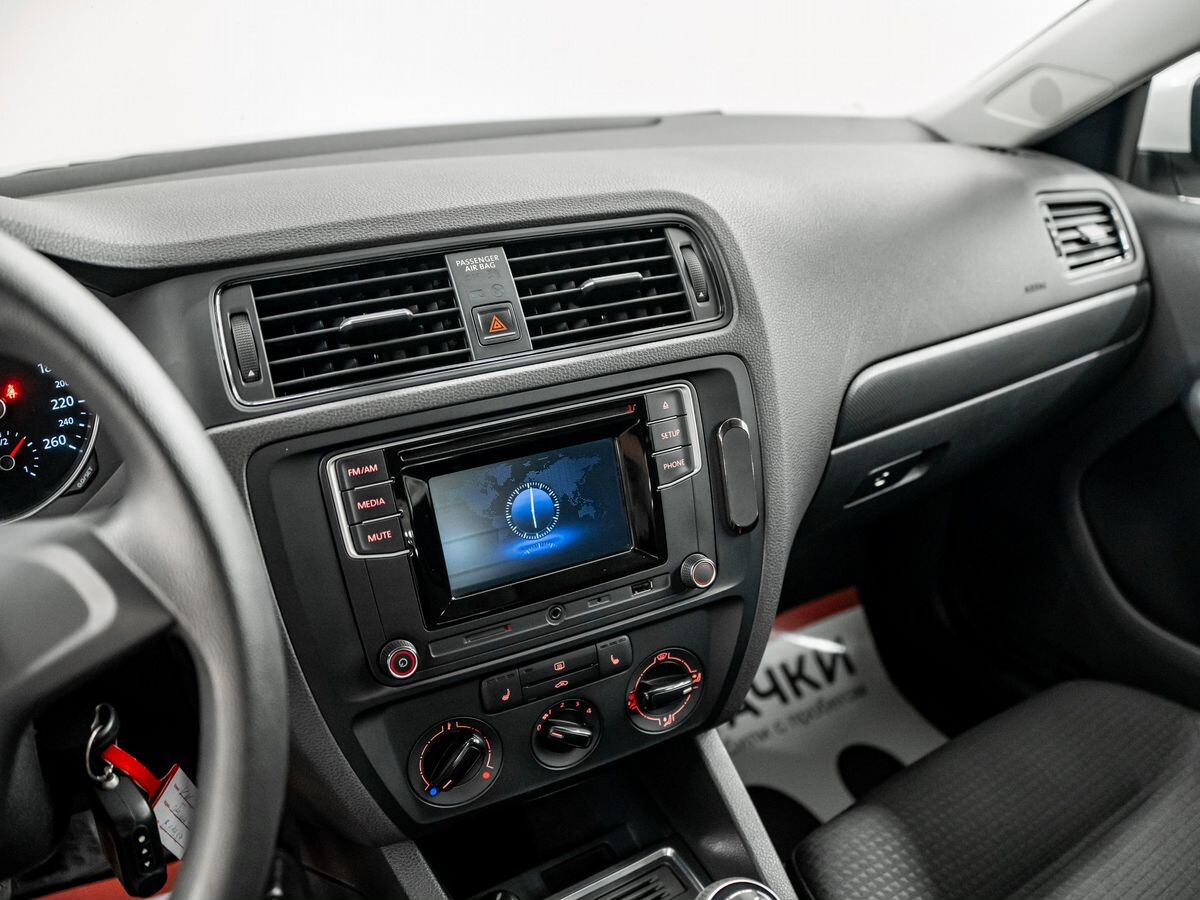 Volkswagen Jetta 2017 - фото автомобиля