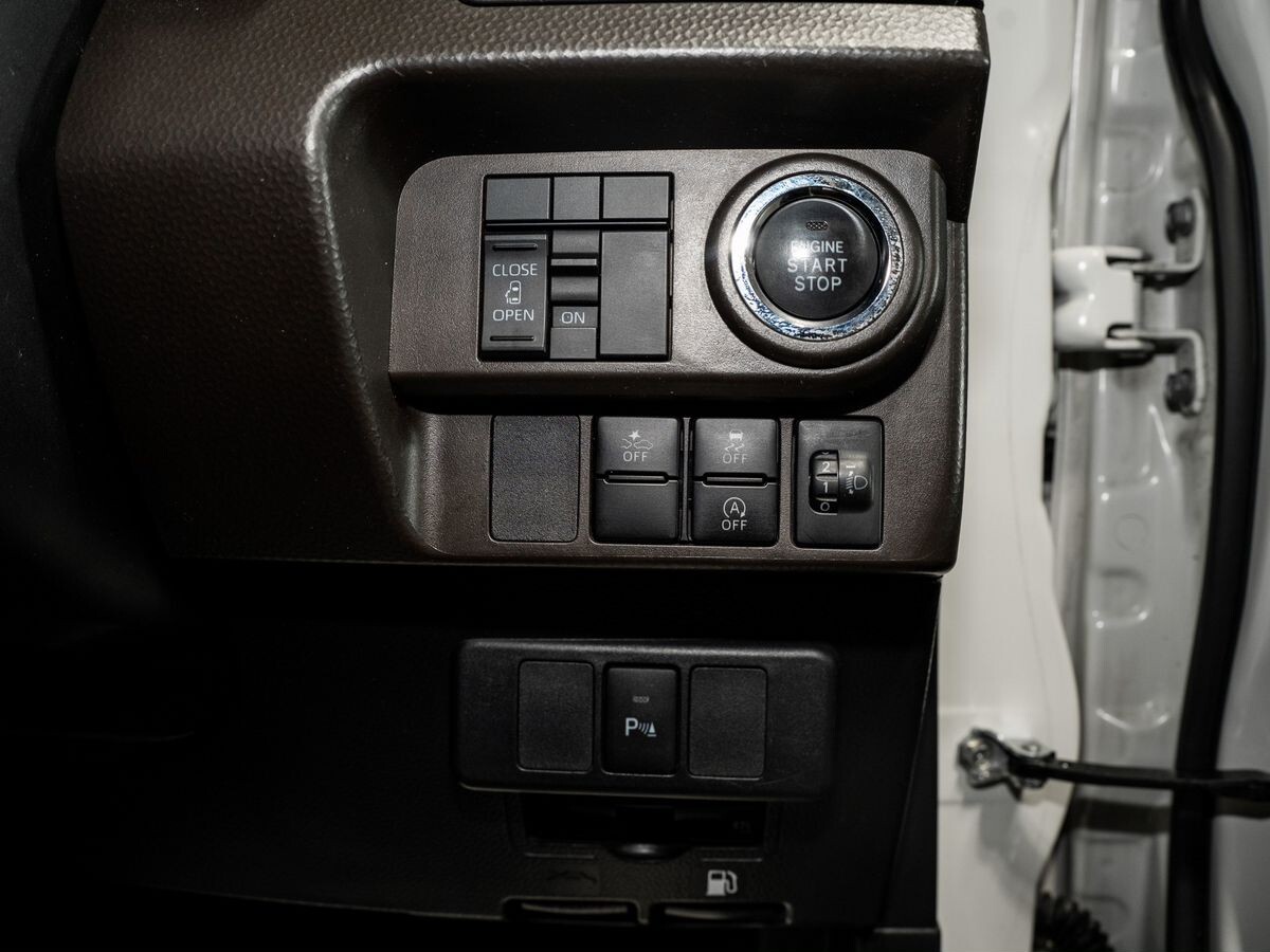 Toyota Roomy 2021 - фото автомобиля