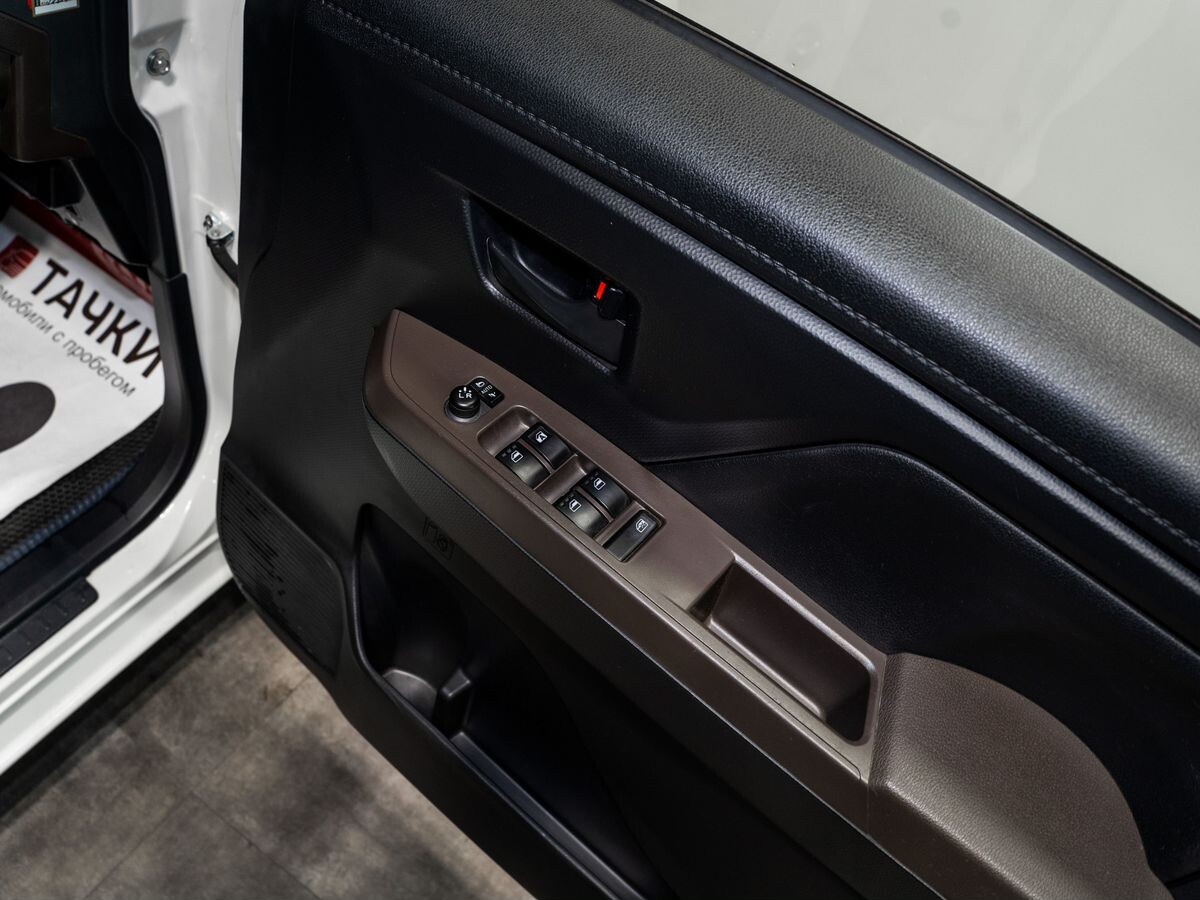 Toyota Roomy 2021 - фото автомобиля