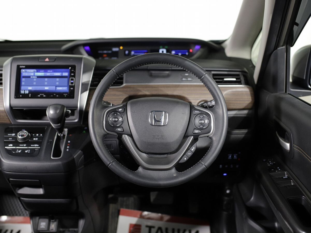Honda Freed 2022 - фото автомобиля