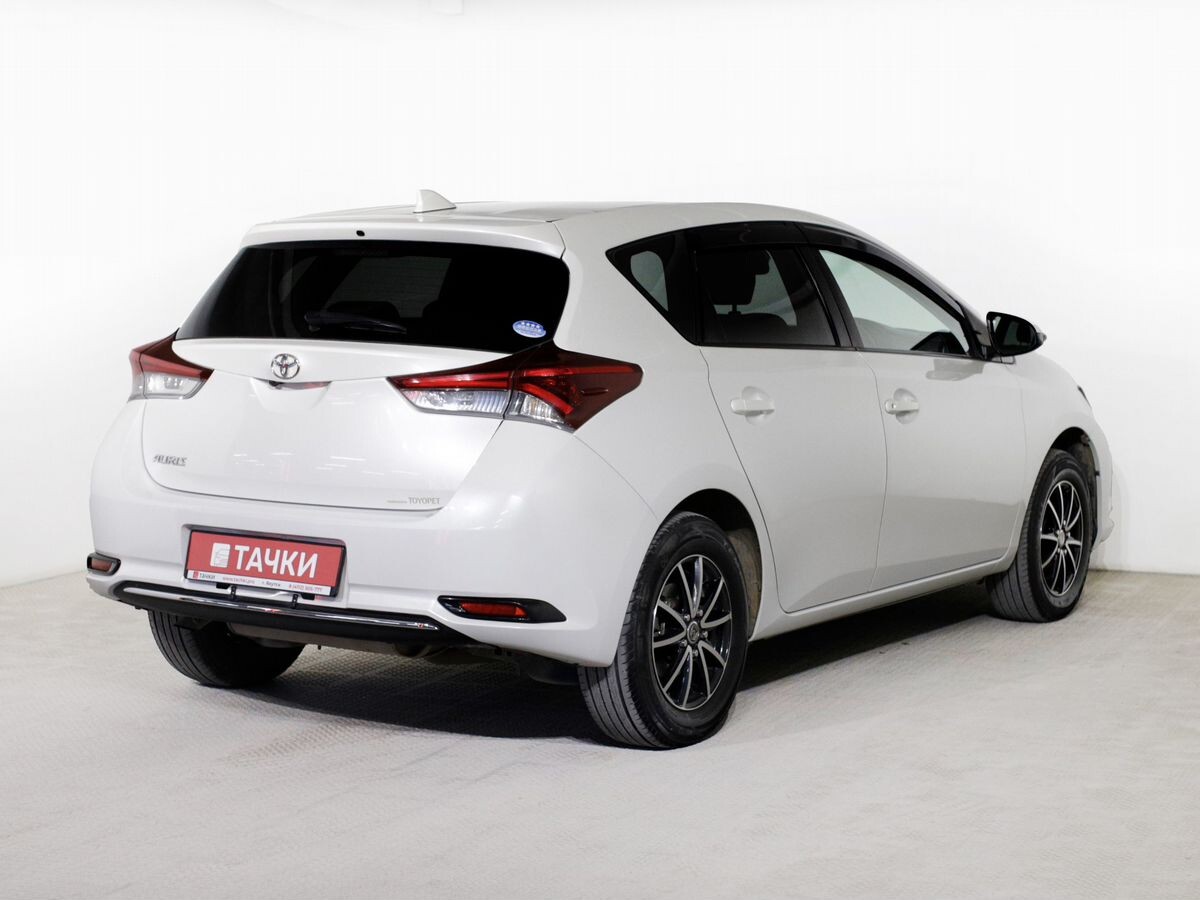 Toyota Auris 2016 - фото автомобиля