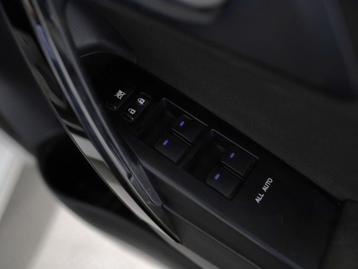 Toyota Auris 2016 - фото автомобиля