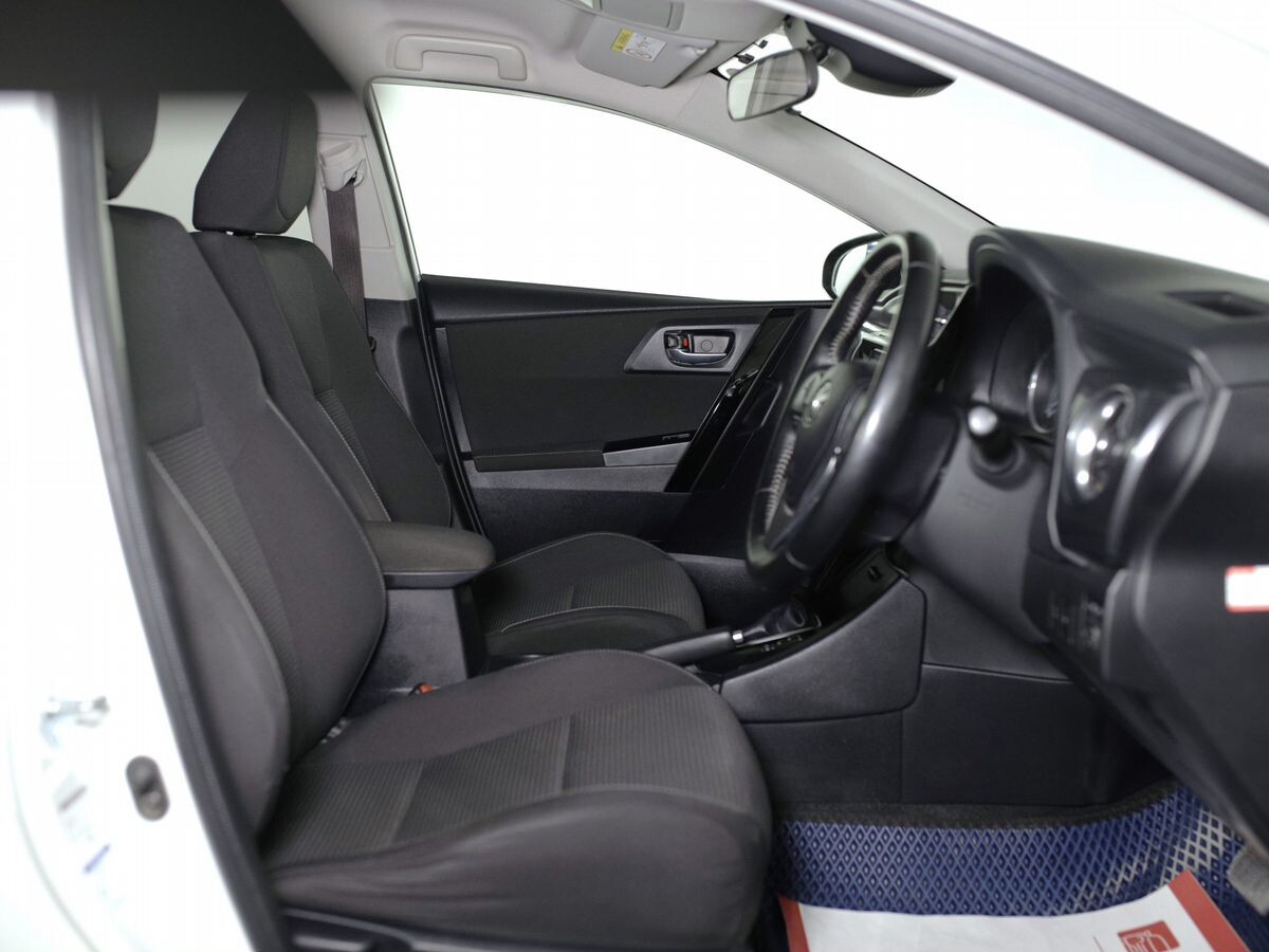 Toyota Auris 2016 - фото автомобиля