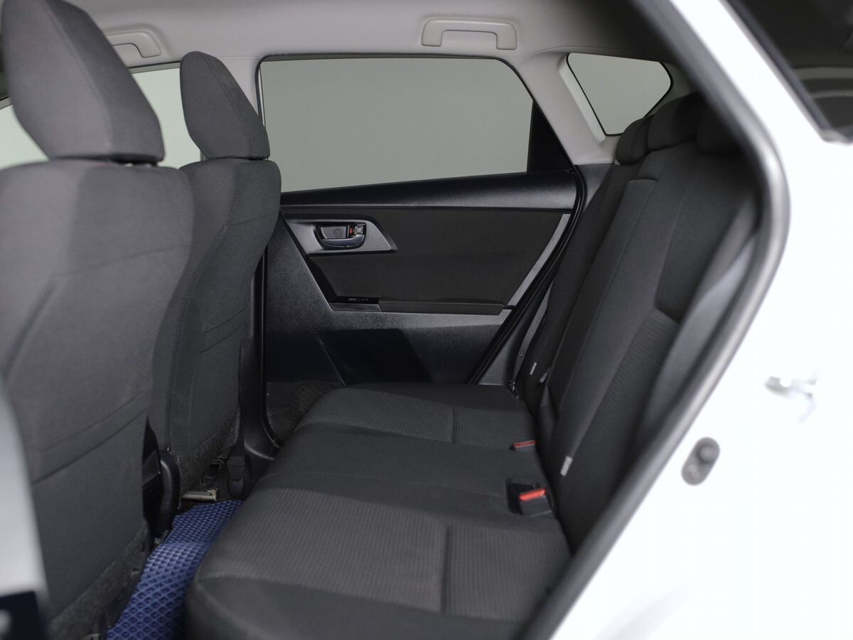 Toyota Auris 2016 - фото автомобиля