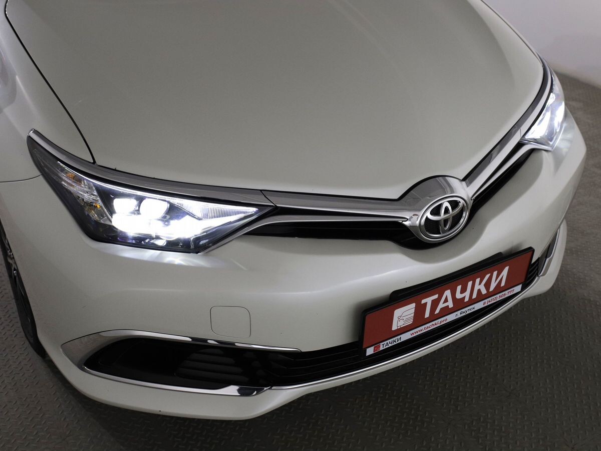 Toyota Auris 2016 - фото автомобиля