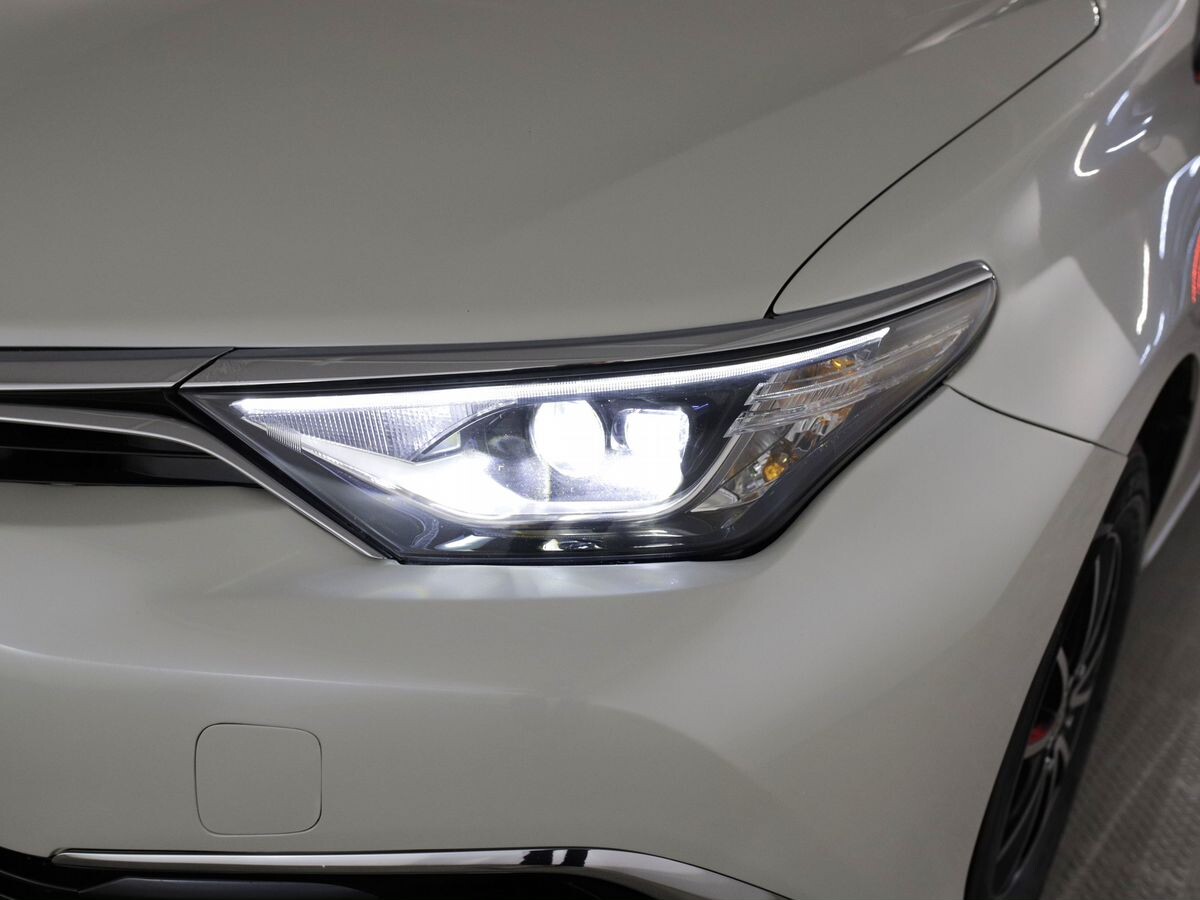 Toyota Auris 2016 - фото автомобиля