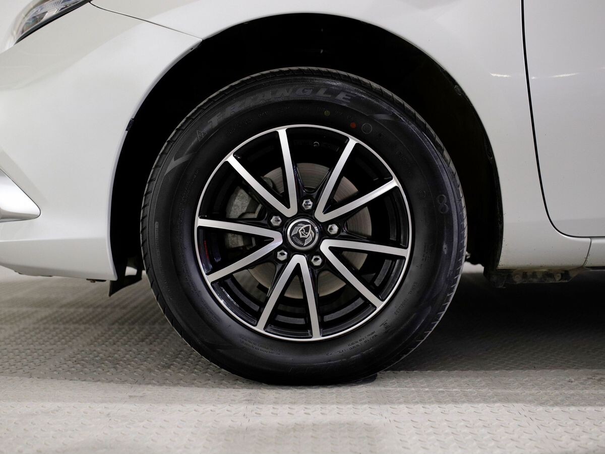Toyota Auris 2016 - фото автомобиля