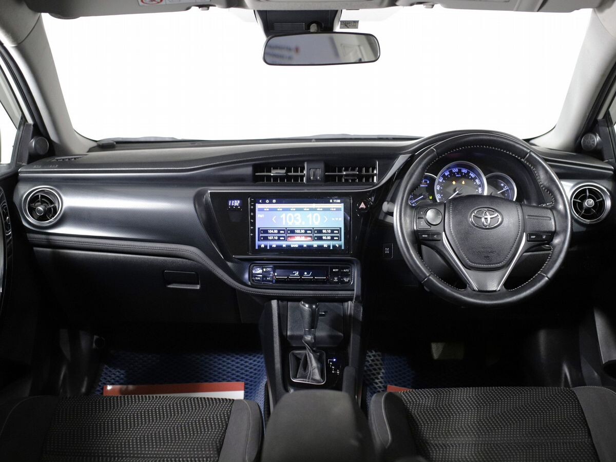 Toyota Auris 2016 - фото автомобиля